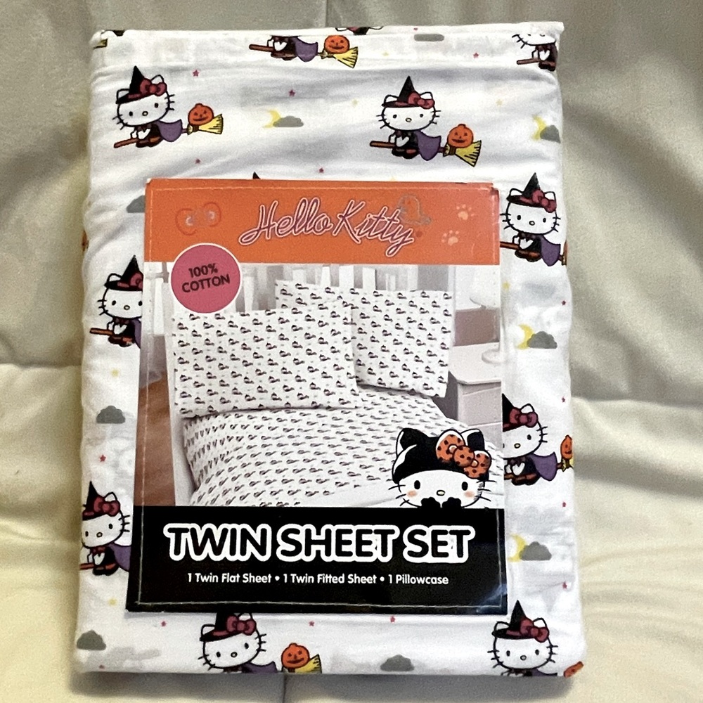 TikTok Hello Kitty Halloween Twin Sheet Set